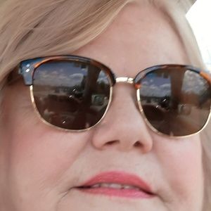 Meet your Posher, Barbara j